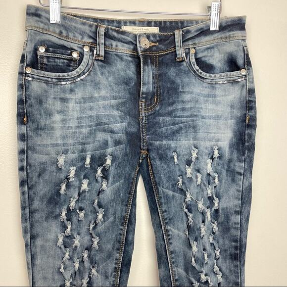 Distressed Acid Wash Jeans with Sequins Sweet Look - Picture 3 of 11